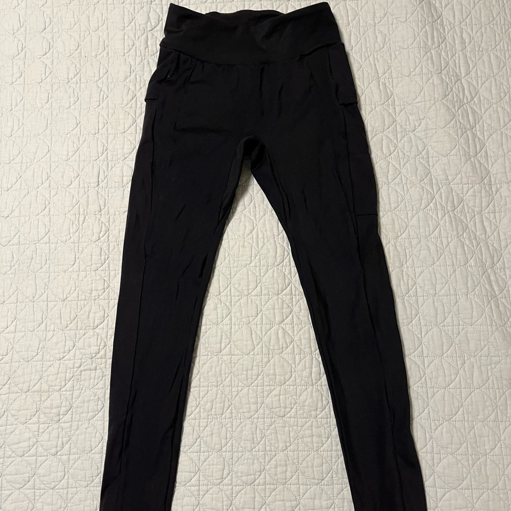 Gymshark size Medium black leggings side pockets high waist